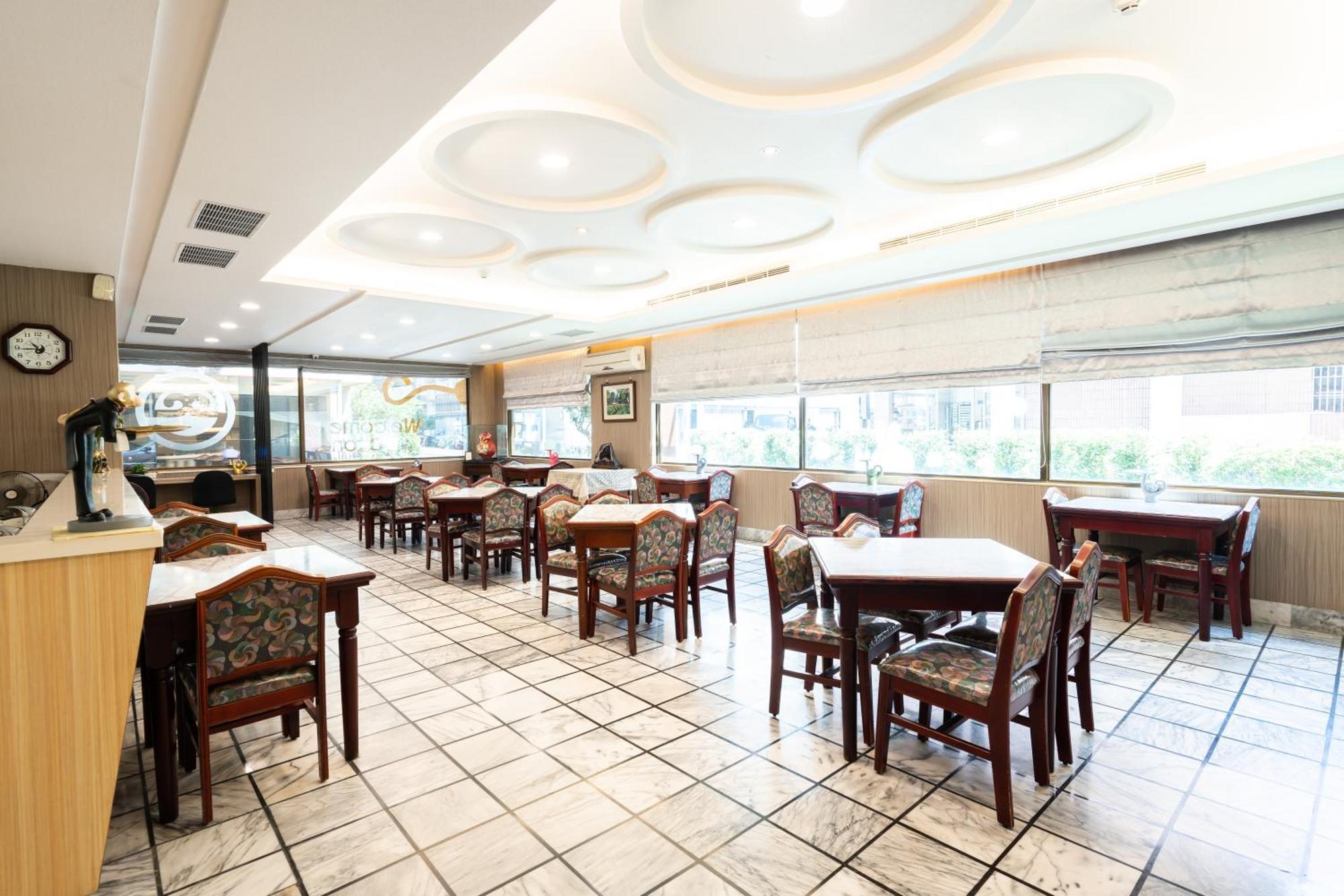 Etung Hotel Taichung Exterior photo