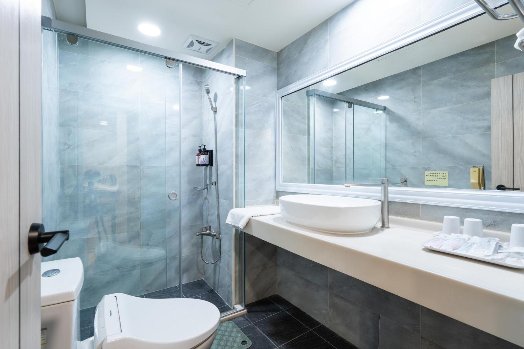 Etung Hotel Taichung Exterior photo